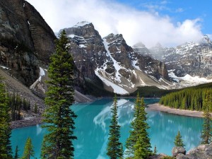 banff-lake-morraine_36732_600x450